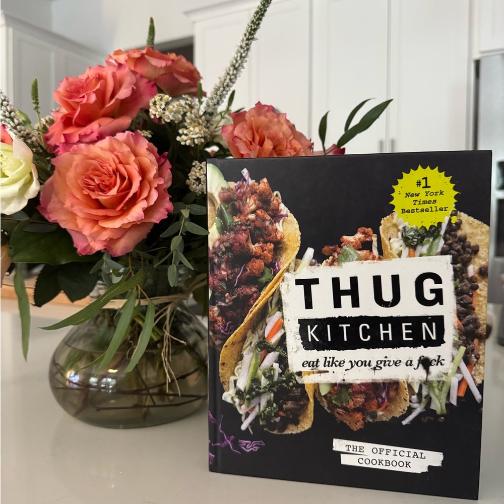 VEGAN COOKBOOK. Thug Kitchen. The official cookbook. Eat like you give a f*ck.